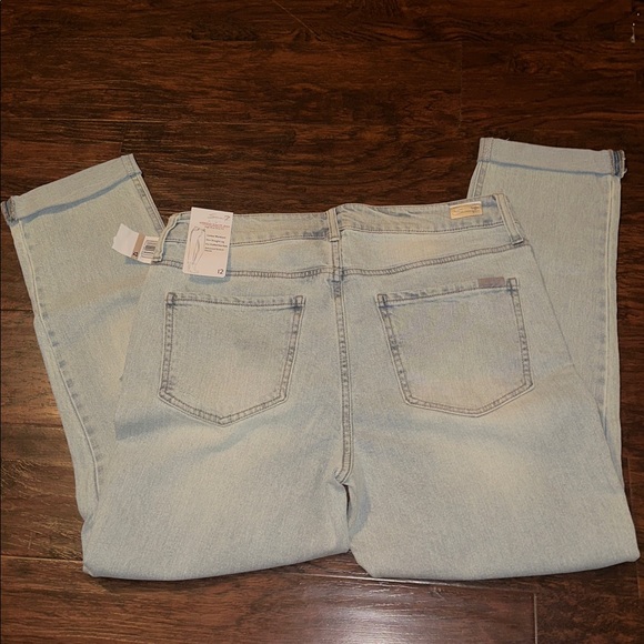 NWT Seven7 Weekend Slim Fit High Waisted Jeans (12) - Picture 3 of 7